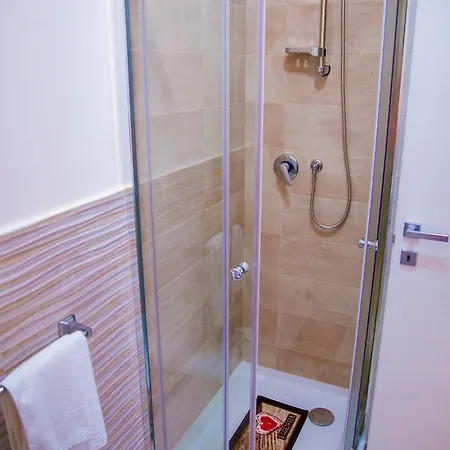 Guest house Gleda In The Square *